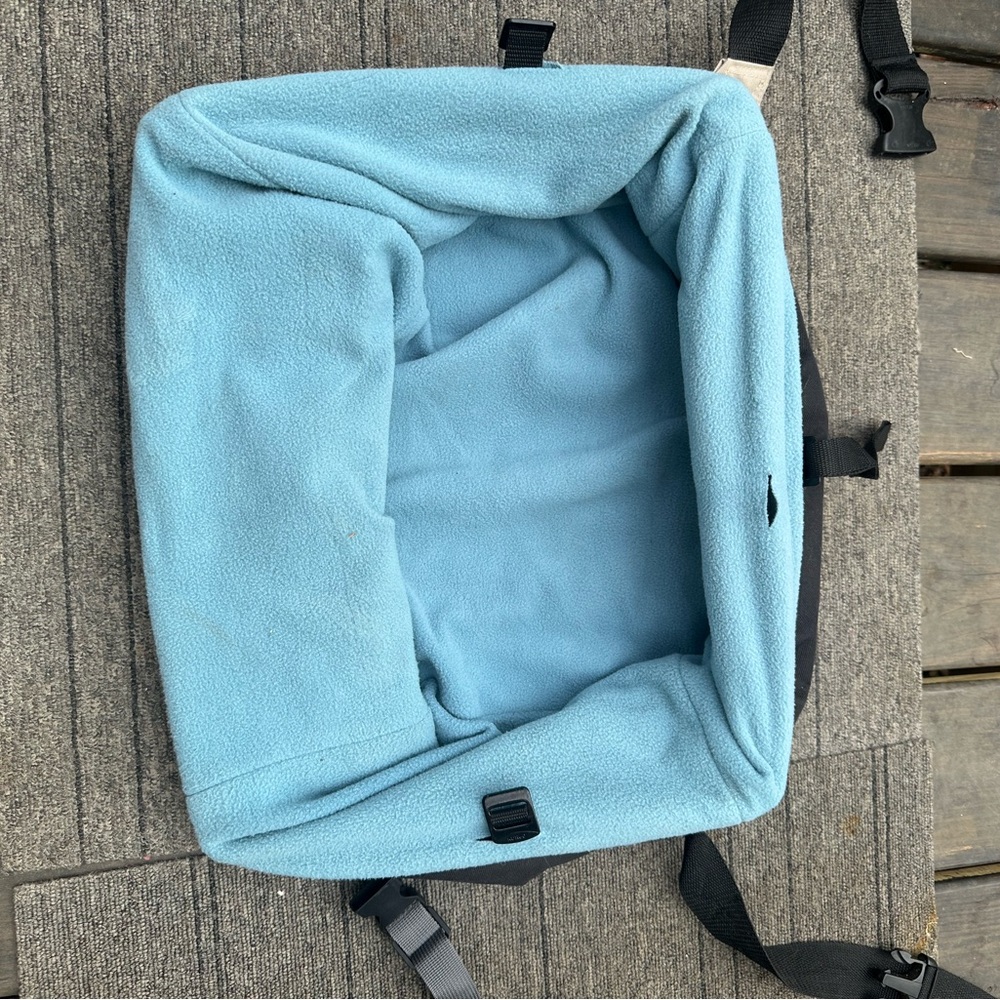 SOLD!!   DOG GEAR Kurgo seat, blue, used 2xs